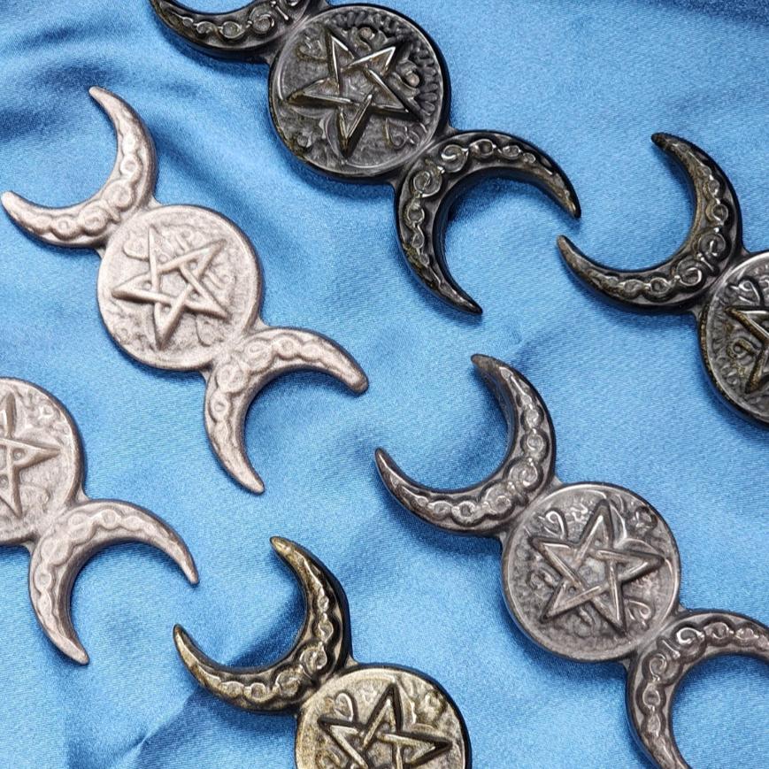 Celtic 3 Moons Carving