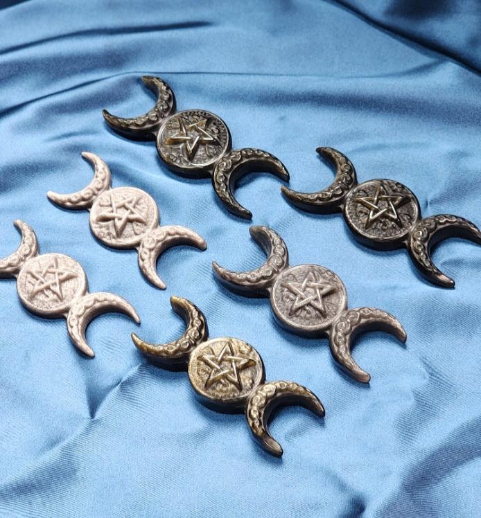 Celtic 3 Moons Carving