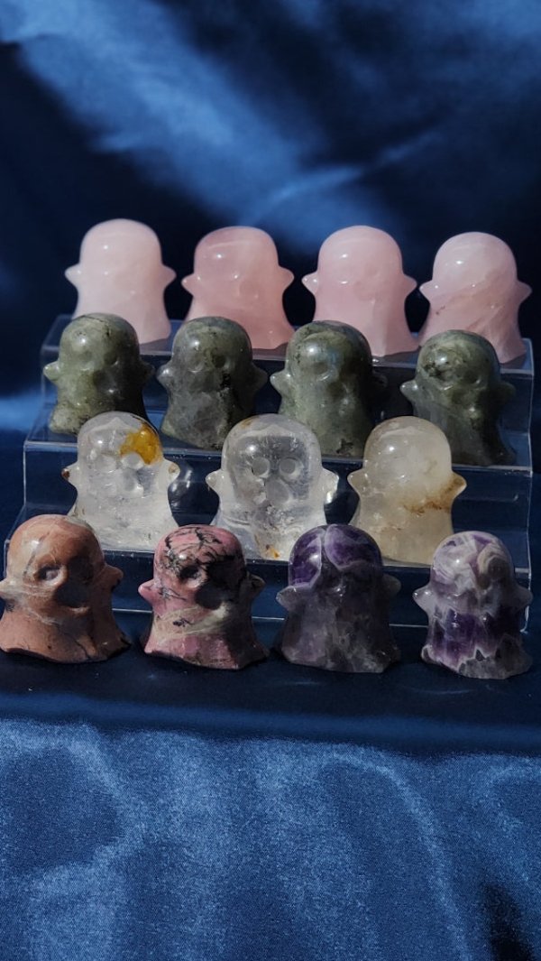 Mini Ghost Carvings 👻
